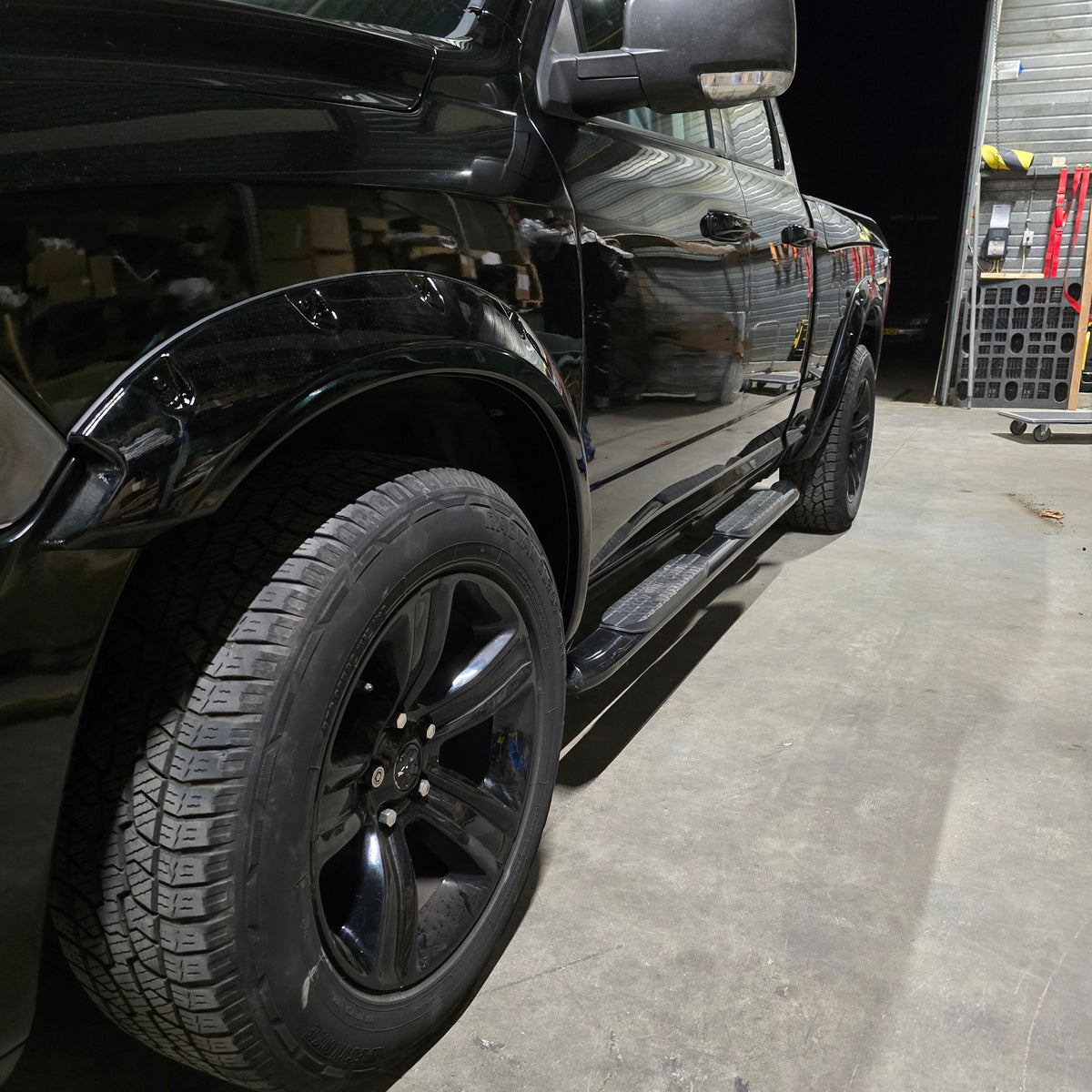 Dodge Ram 1500 fender flares met bout-accenten gen 4 2009-2018