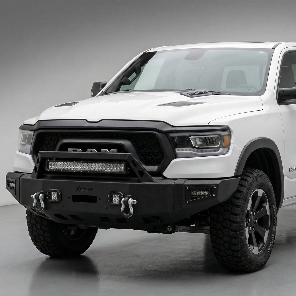 Dodge Ram 1500 bumper set rough 2019+