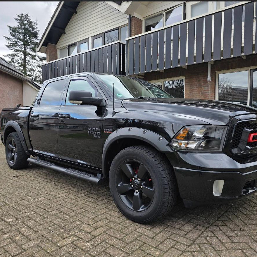Dodge Ram 1500 fender flares met bout-accenten gen 4 2009-2018