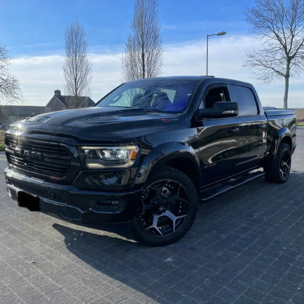 Dodge Ram 1500 fender flares met bout-accenten gen 5 2018-2025